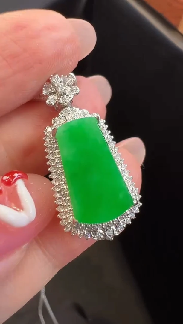 吊坠(不含链)18K金镶嵌翡翠吊坠