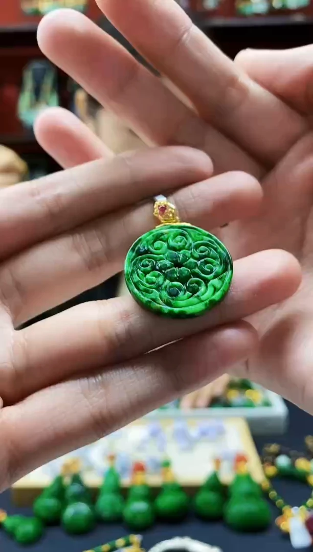 颈饰未镶嵌翡翠吊坠