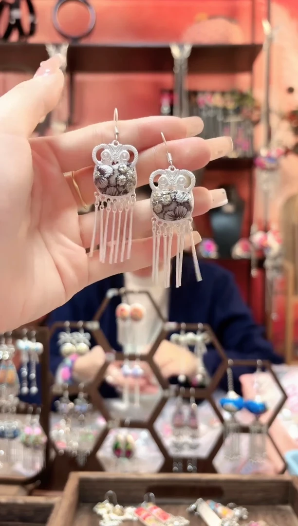 织绣云织谣民族风精美饰品   719