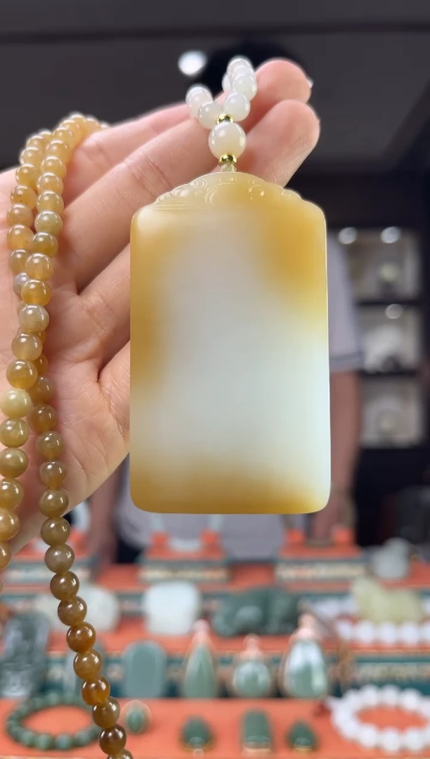 和田玉未镶嵌颈饰佩佩