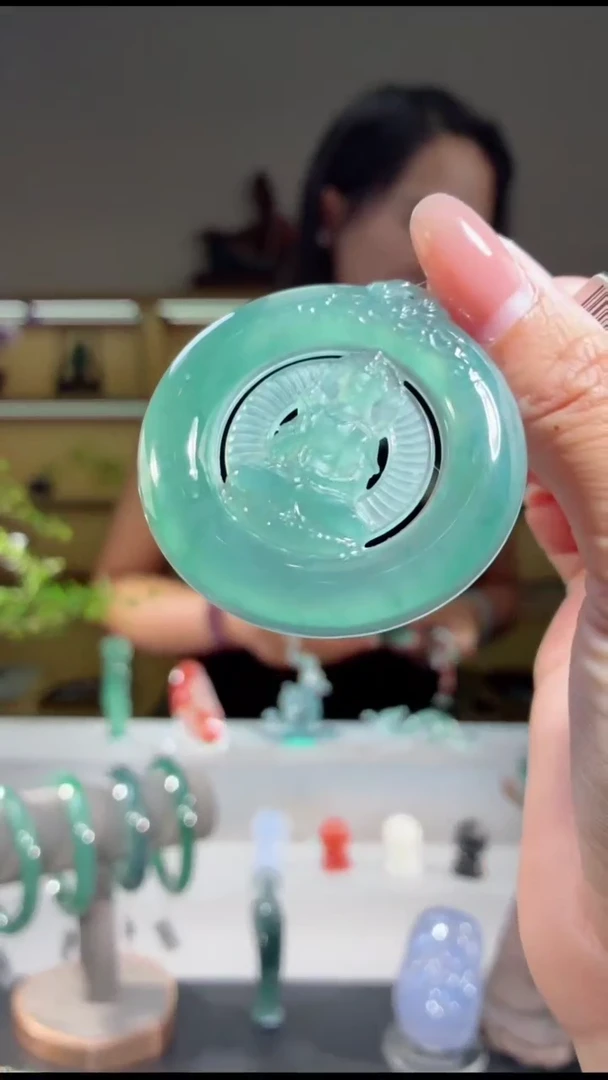 吊坠(不含链)未镶嵌翡翠观音