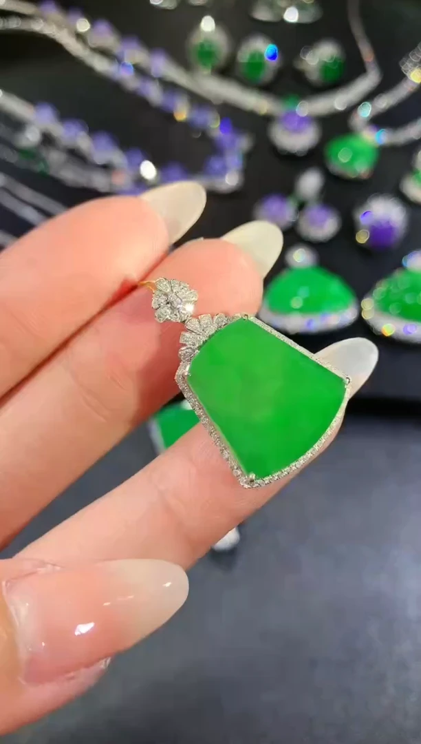 【闪购商品】翡翠吊坠(不含链)18K金镶嵌25-无事牌