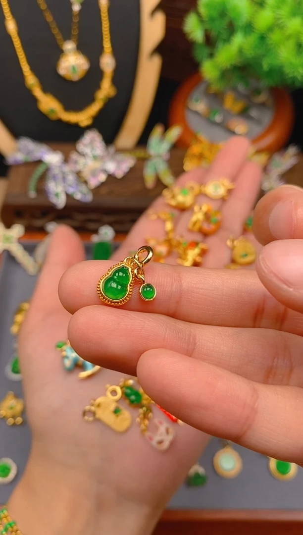 【闪购商品】翡翠吊坠(不含链)银S925镶嵌蛋面葫芦万能扣