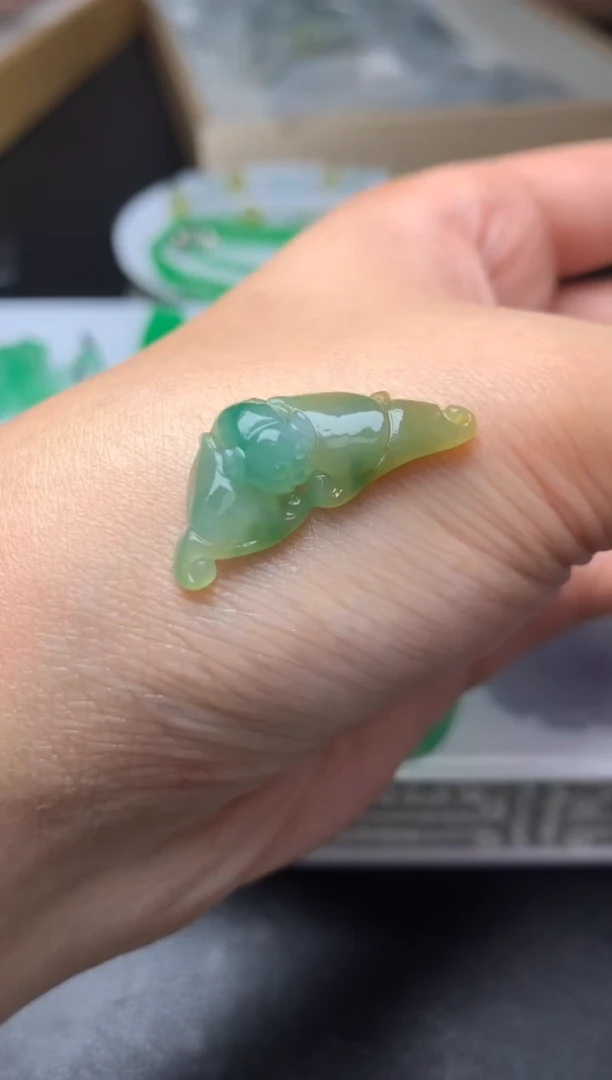 定制翡翠未镶嵌毛货