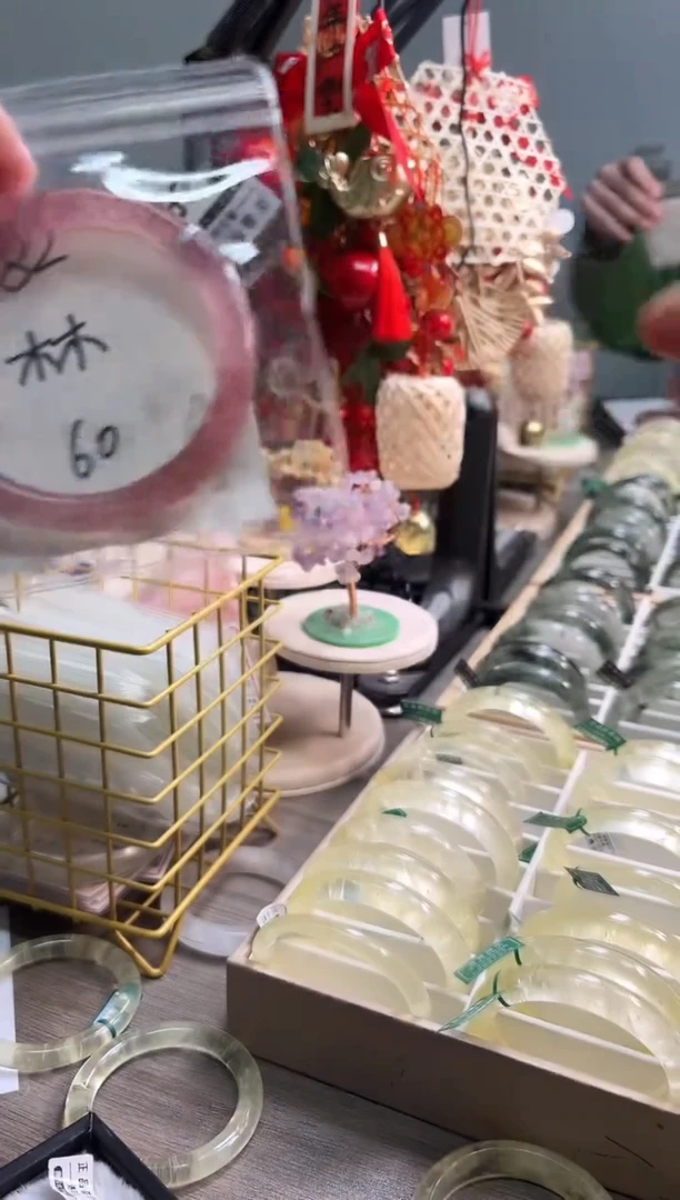 【闪购商品】水晶手镯未镶嵌82漏