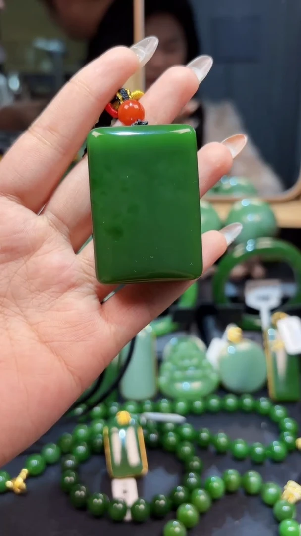 【闪购商品】和田玉（碧玉）颈饰未镶嵌1