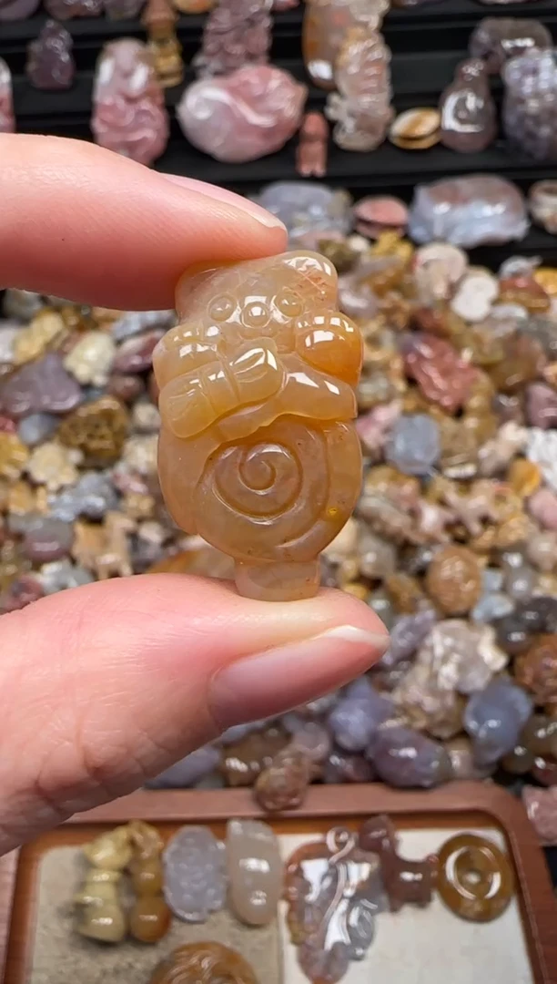 颈饰未镶嵌硅化珊瑚（珊瑚玉）851