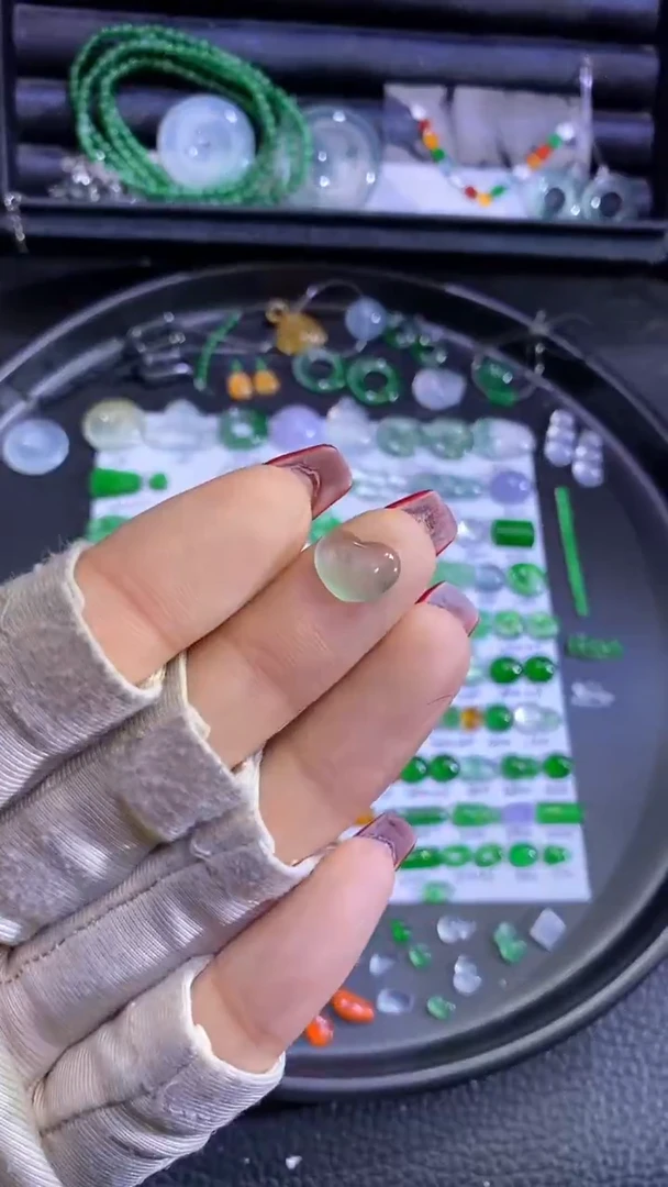 未镶嵌挂件翡翠爱心