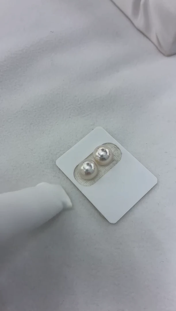 18K金镶嵌耳饰海水珍珠9-9.5素钉