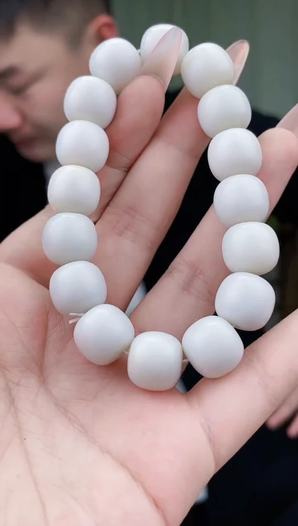 【闪购商品】和田玉挂件未镶嵌拍一发一，多样性发货！