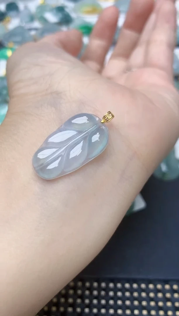 翡翠18K金镶嵌颈饰天然缅甸A货翡翠