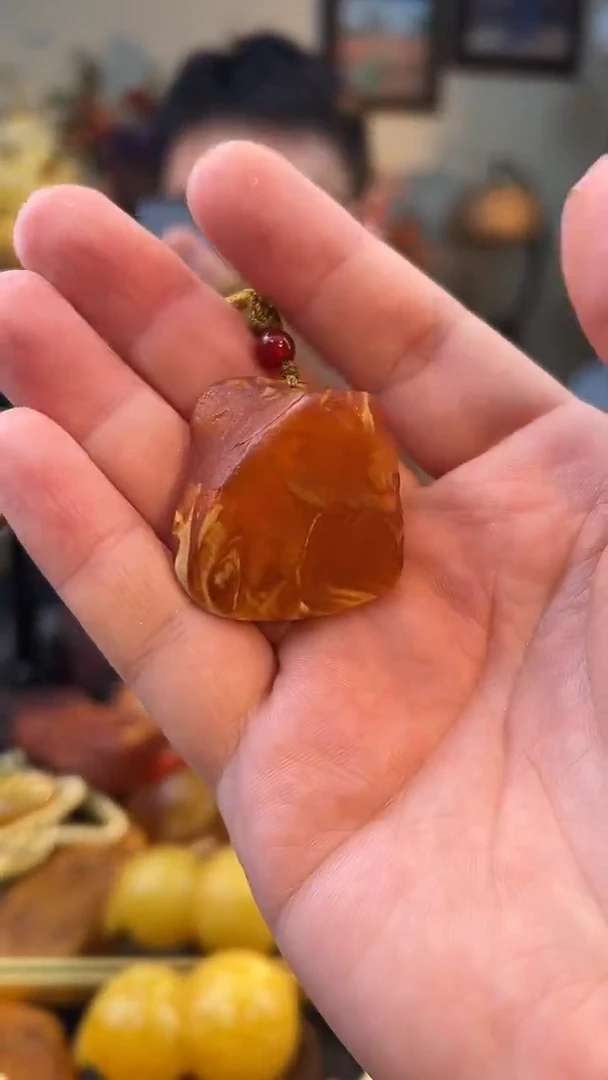 琥珀颈饰未镶嵌吊坠