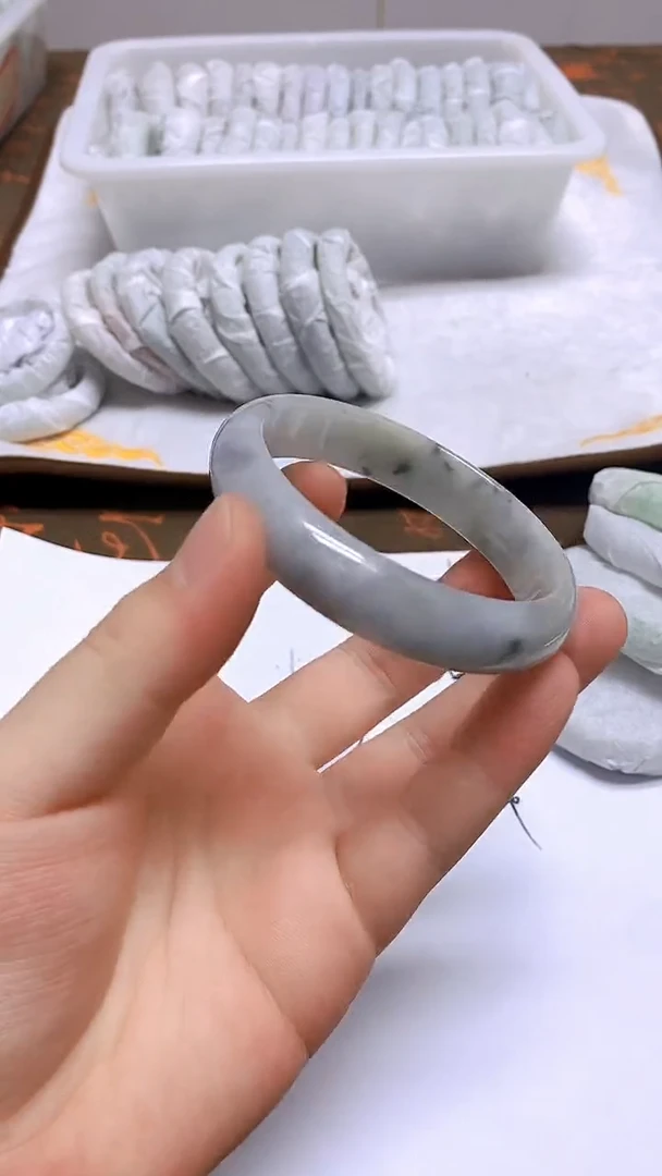 未镶嵌手镯翡翠131