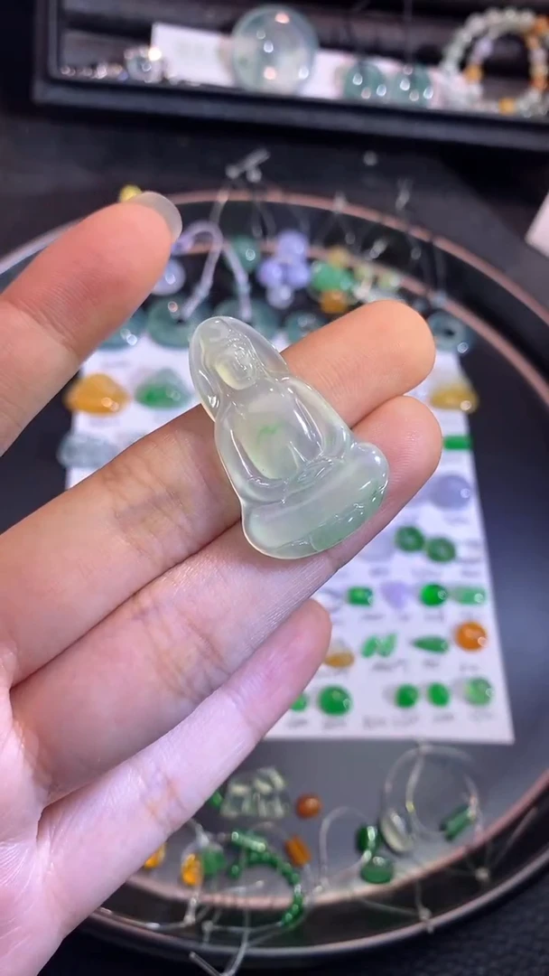 翡翠挂件未镶嵌观音
