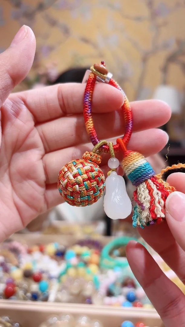 未镶嵌和田玉车挂和田玉设计款