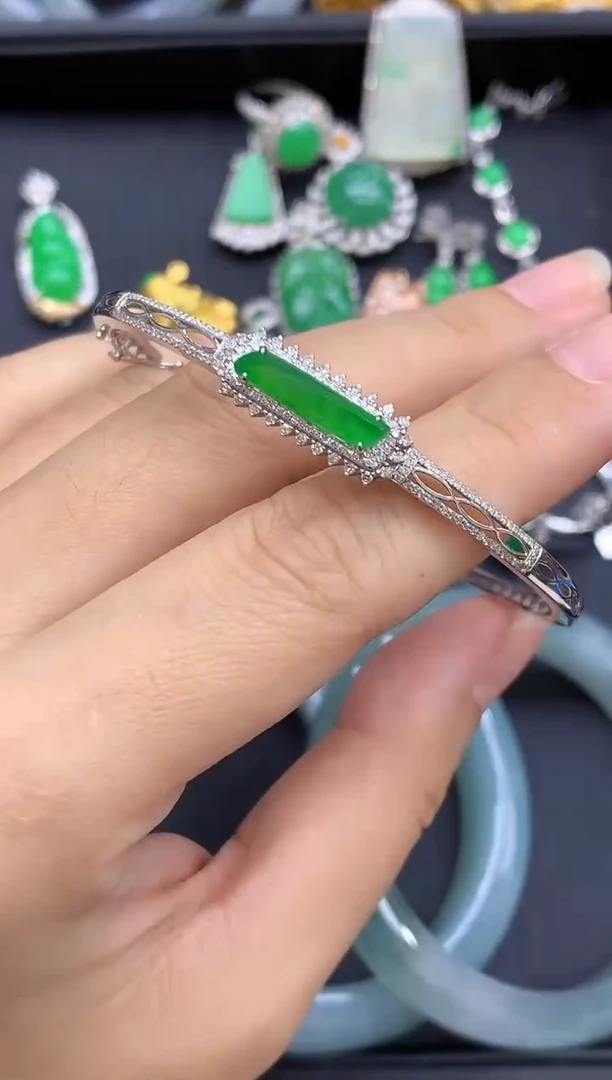 18K金镶嵌手镯翡翠565-中国好珍宝