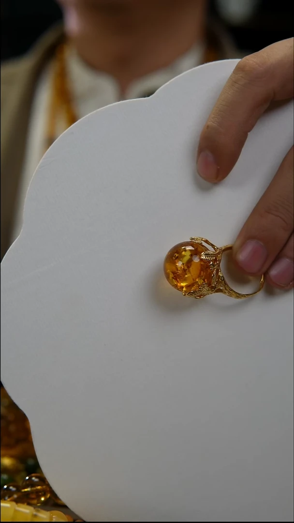 银S925镶嵌琥珀戒指20mm天然俄罗斯花珀大单珠戒指