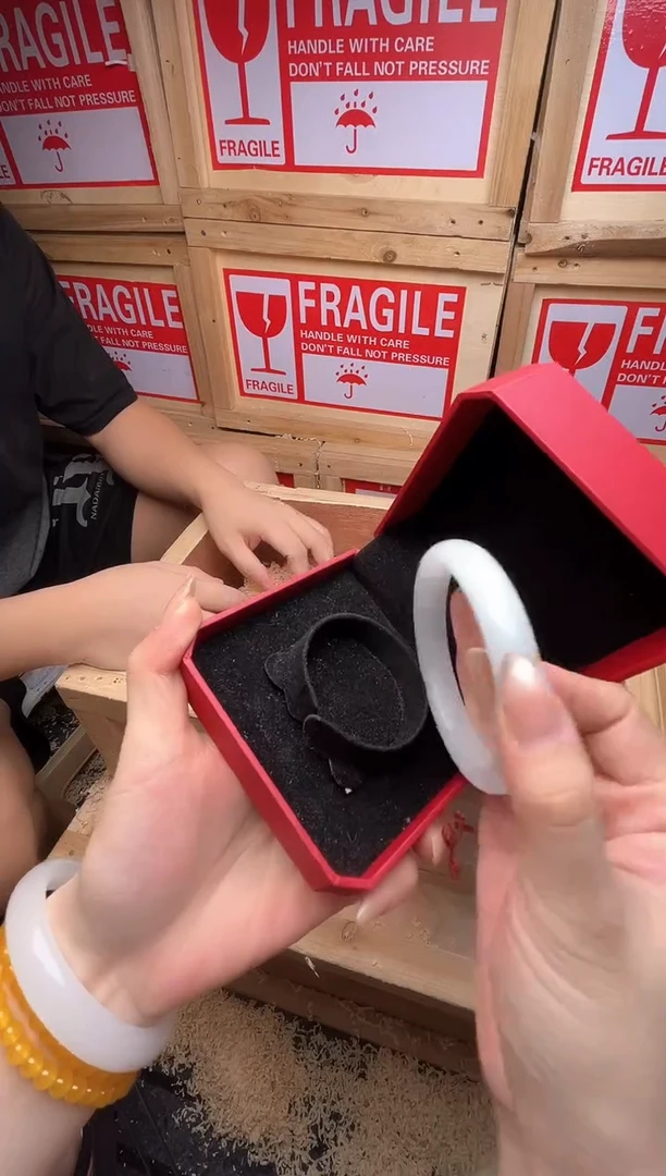 825精品手串 无礼盒