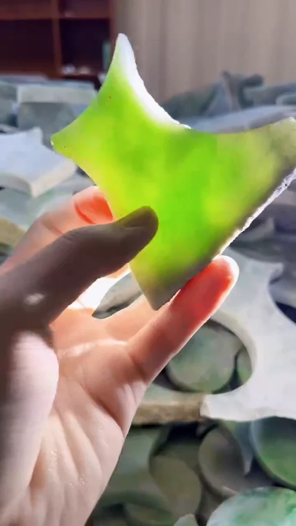 翡翠裸石缅甸翡翠A货文7535