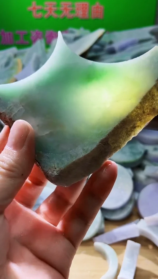 翡翠未镶嵌颈饰天然翡翠A货614