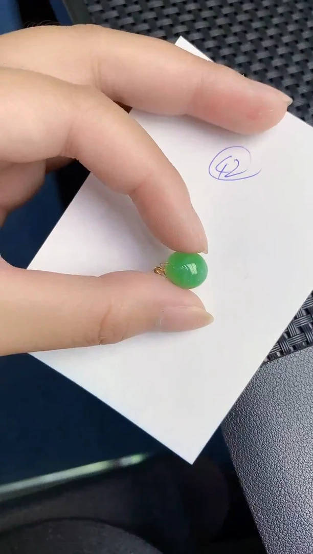 翡翠未镶嵌颈饰000000000