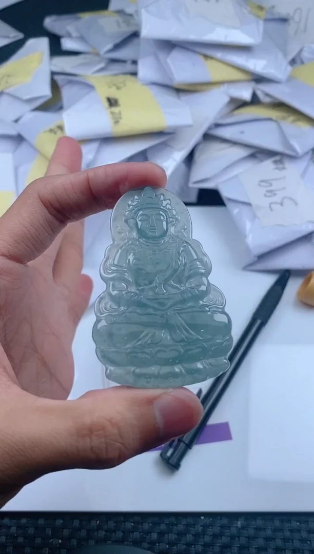 翡翠未镶嵌颈饰