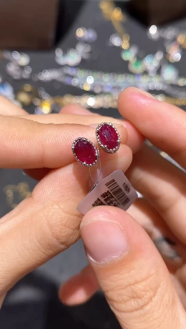 银S925镶嵌耳饰红宝石耳钉