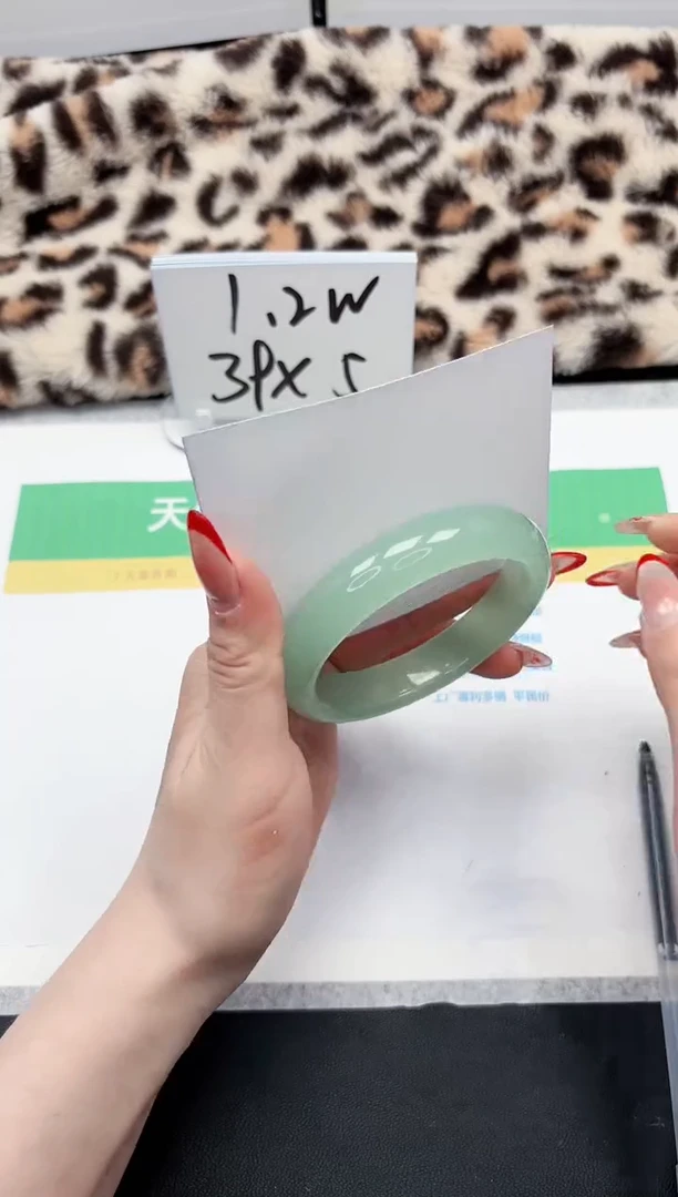 【闪购商品】石英质玉手镯未镶嵌304-54