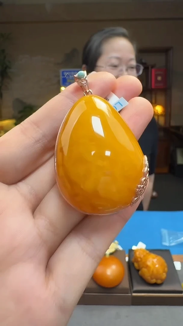 琥珀吊坠(不含链)银S925镶嵌天然保真蜜蜡水滴套装（送绳子）