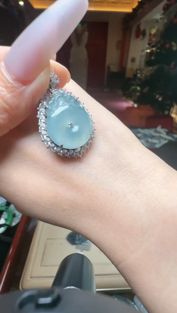 【闪购商品】翡翠吊坠(不含链)未镶嵌翡翠