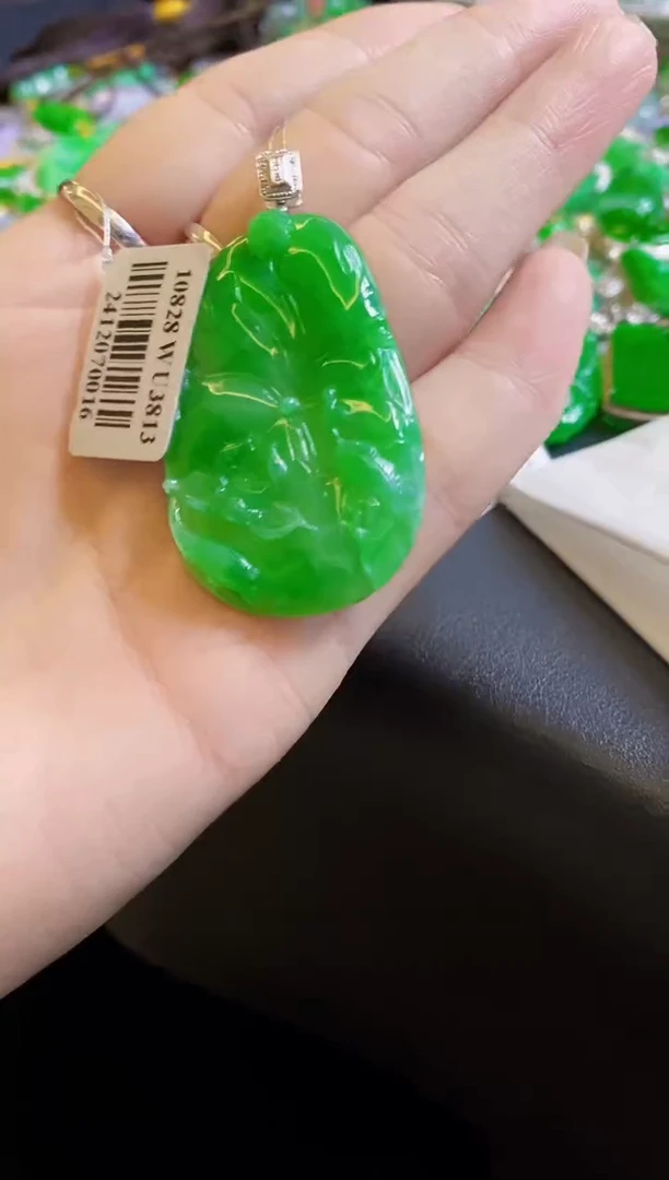 【闪购商品】定制翡翠18K金镶嵌荷叶