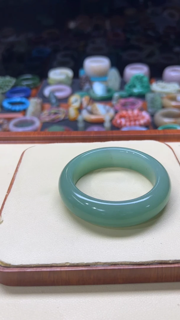 未镶嵌手镯石英质玉羽*174