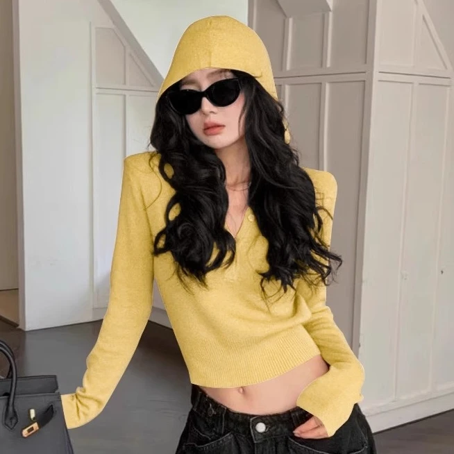 鹅黄色美式辣妹连帽针织衫女秋设计感修身收腰长袖毛衣内搭短上衣