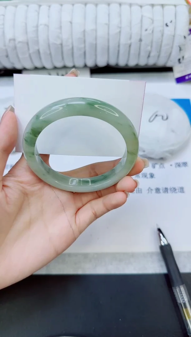 石英质玉手镯未镶嵌235/62