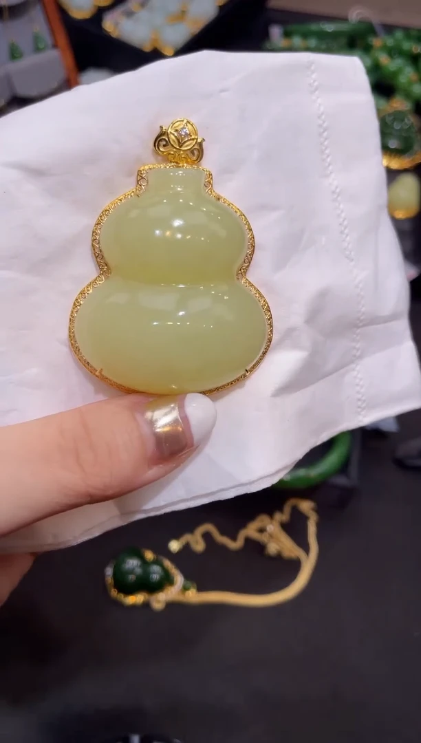 和田玉18K金镶嵌吊坠(赠链)45MM 多样性发一Z