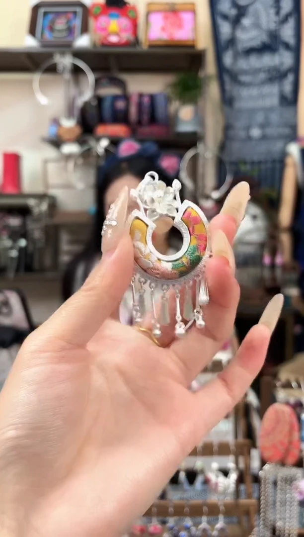 织绣民族风非遗老绣苗银饰品104