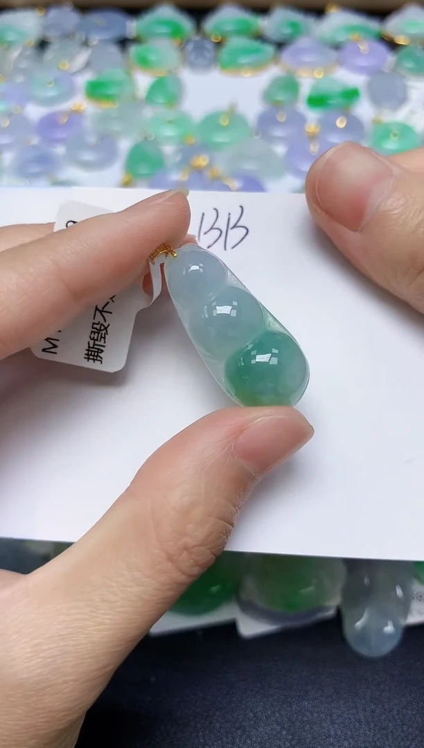 翡翠18K金镶嵌颈饰 天然缅甸翡翠A货