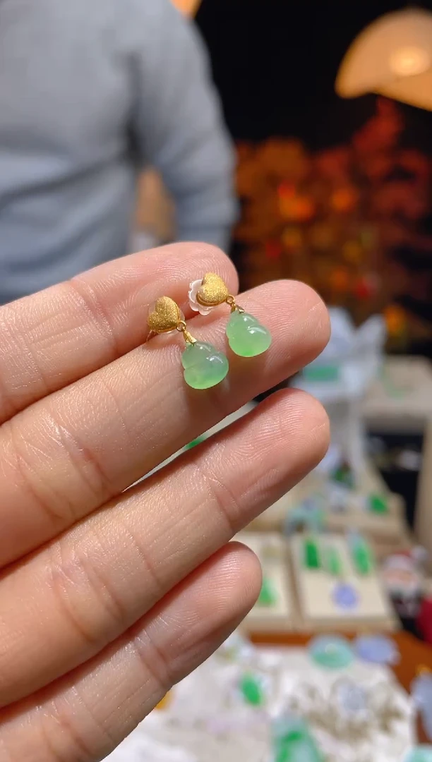 【闪购商品】翡翠颈饰18K金镶嵌假一赔三
