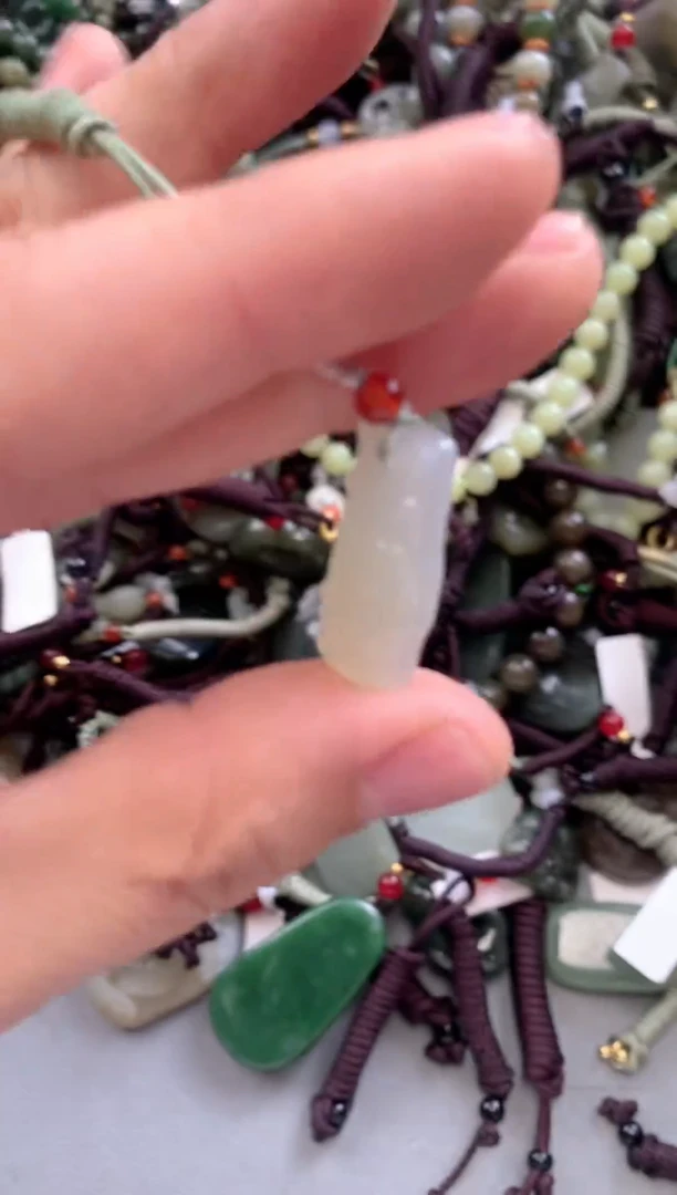 和田玉未镶嵌颈饰多样性发货   拍一发一