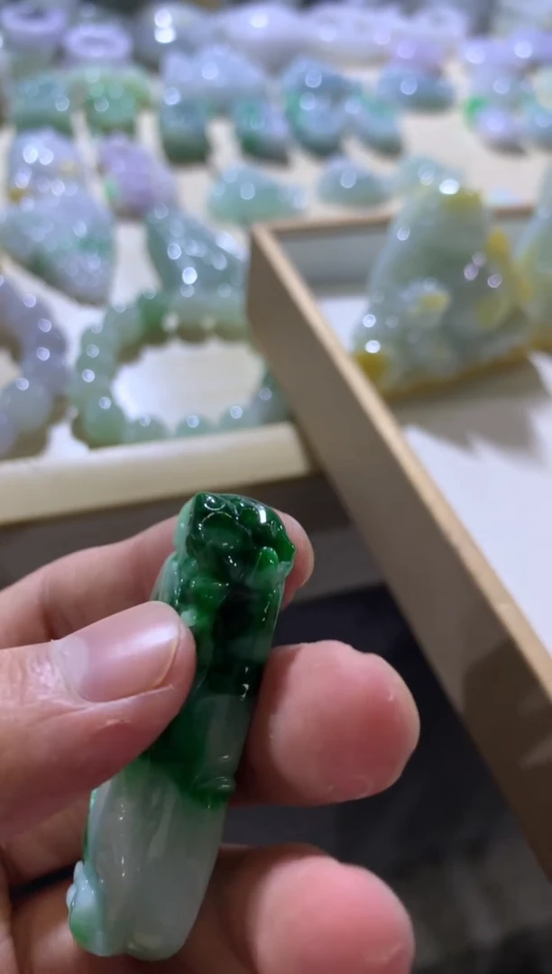 【闪购商品】翡翠摆件未镶嵌翡翠摆件