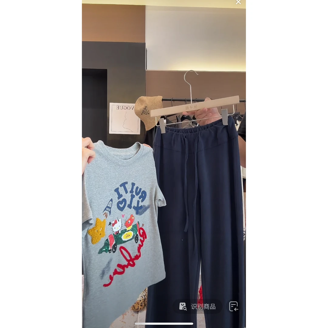 【凯蒂坐火箭】火箭车凯蒂猫印花刺绣短袖T恤❤