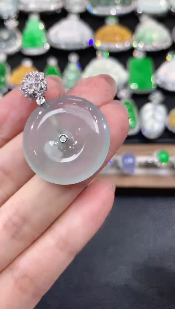 吊坠(不含链)18K金镶嵌翡翠C70