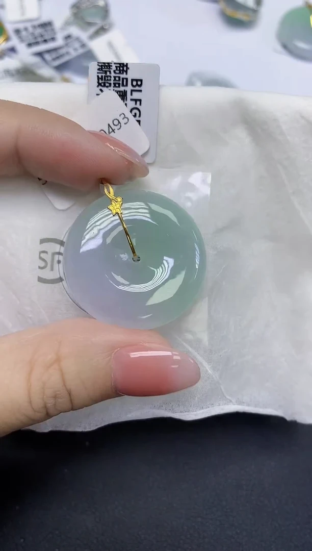 颈饰18K金镶嵌翡翠天然缅甸翡翠A货多样性发一件