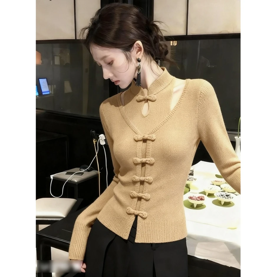2025秋季高级感超好看独特别致绝美软糯新中式卡其色国风针织衫女