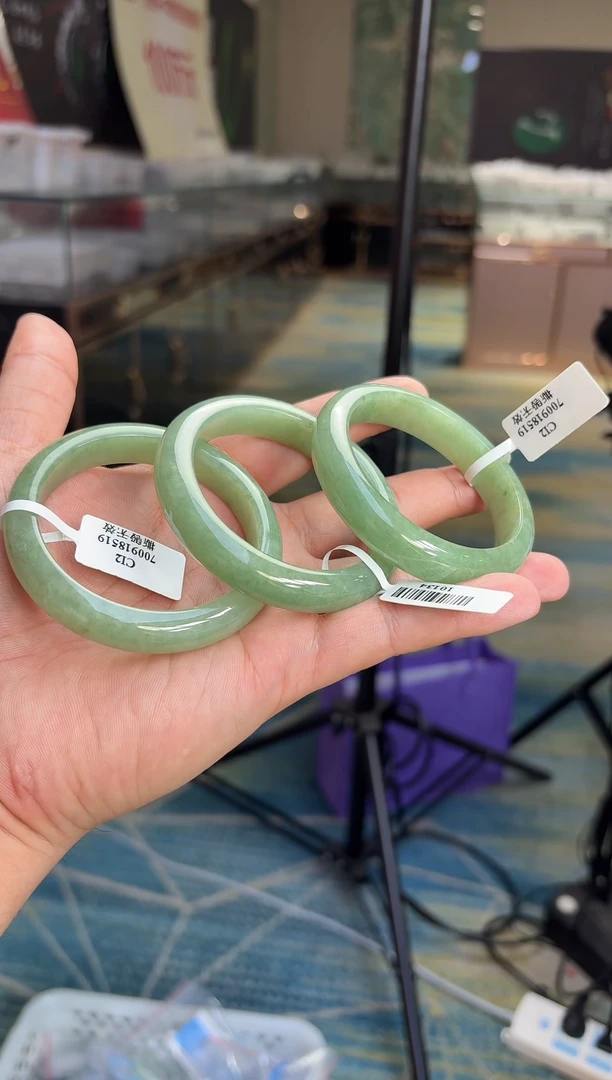 未镶嵌手镯翡翠10134【手镯】多样性发一个