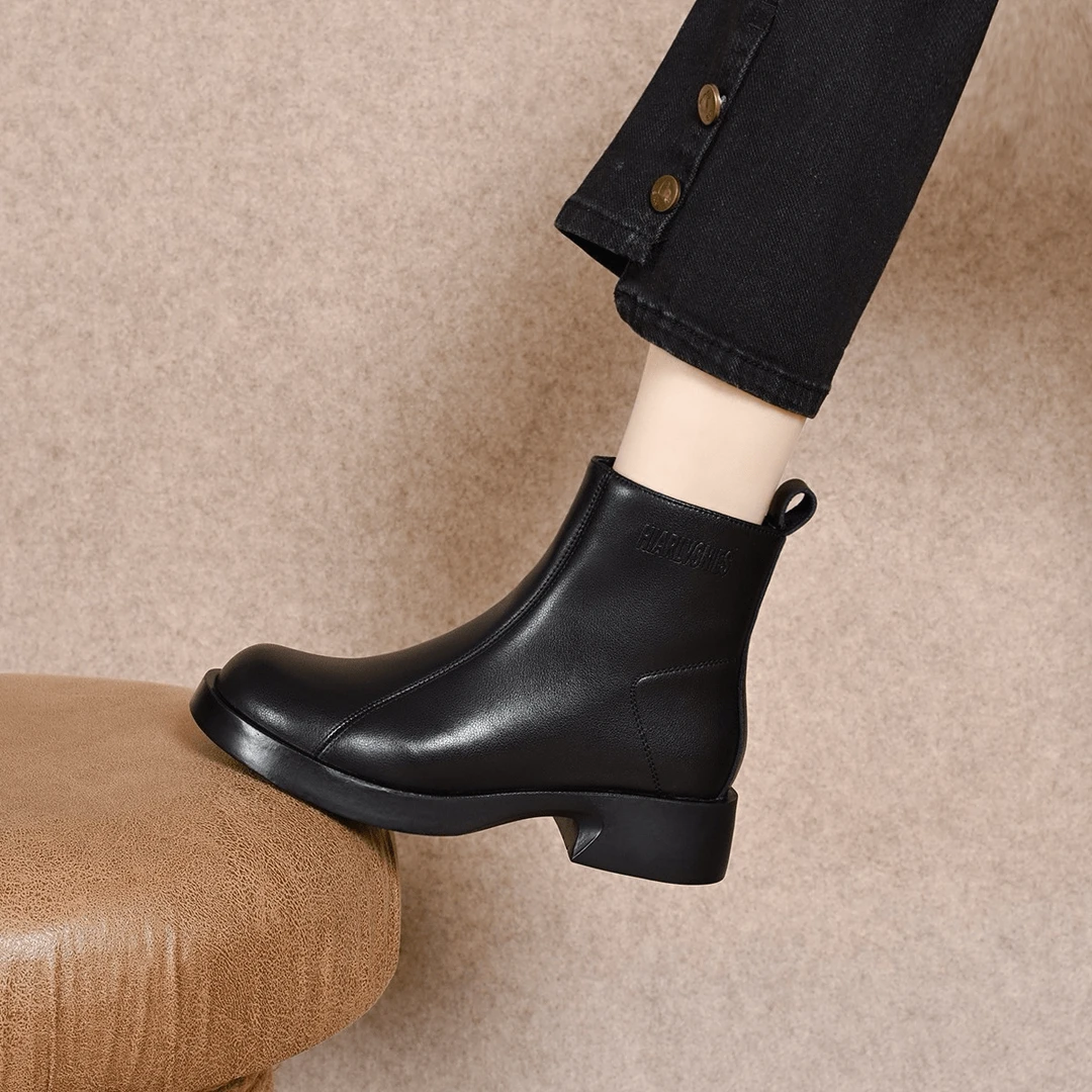 2025秋冬新款真皮圆头加绒平底短靴女粗跟软皮百搭防滑厚底马丁靴