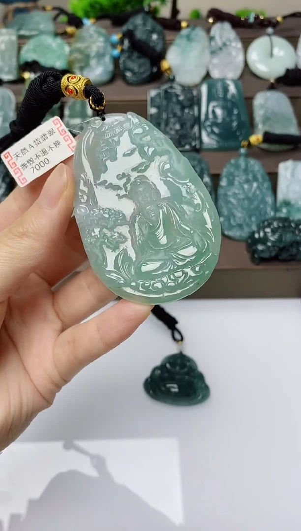 翡翠未镶嵌颈饰