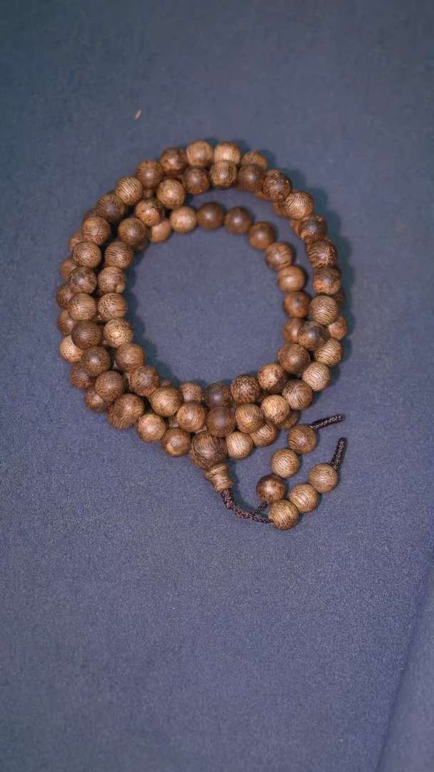 沉香手串S****゜海南莺歌绿棋多圈圆珠