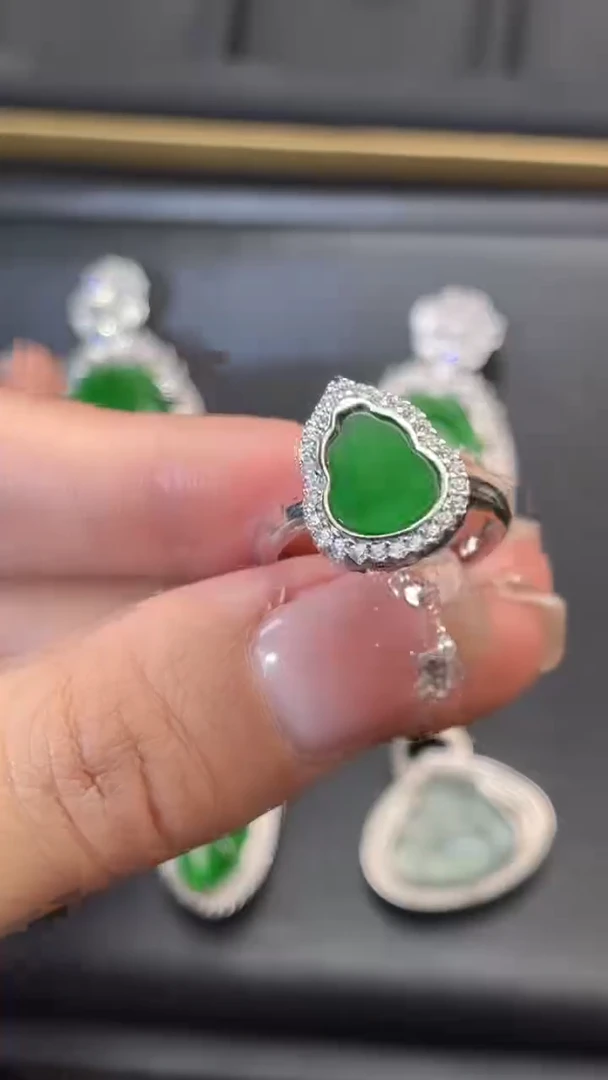 【闪购商品】翡翠戒指合金葫芦戒指