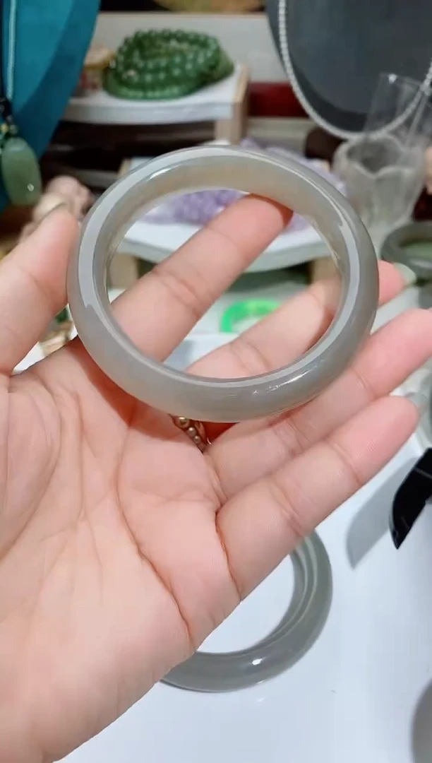 和田玉手镯未镶嵌?****?600一个微笑向日葵